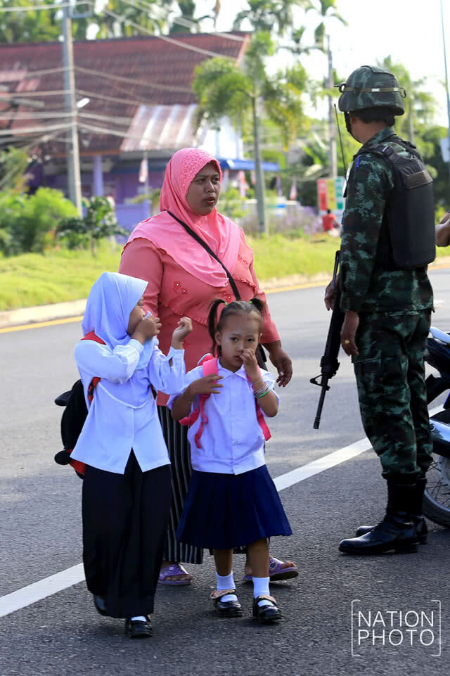คึกคัก! โรงเรียนในยะลาเปิดเทอมวันแรก