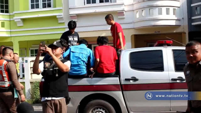 พบหนุ่มนศ."มีดปักคอ"เสียชีวิตในห้องครัวตร.เร่งนำกลุ่มเพื่อนสอบสวน