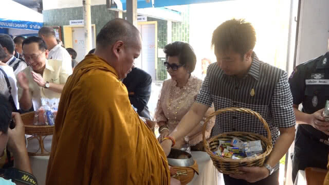ลูกศิษย์ทำบุญครบ 3 ปีหลวงพ่อคูณ ละสังขาร