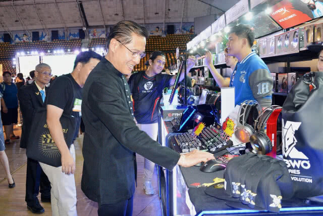 "E-SPORT ออกเหงื่อ" ชวนพักหน้าจอ...ออกมายืดเส้น
