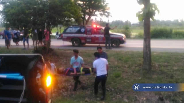 นักศึกษาซิ่งเก๋ง! ชนต้นไม้ไฟลุกไหม้ทั้งคัน "หวิดถูกย่างสด"