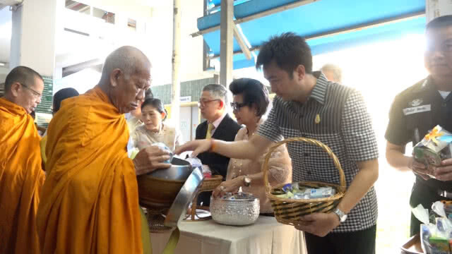 ลูกศิษย์ทำบุญครบ 3 ปีหลวงพ่อคูณ ละสังขาร