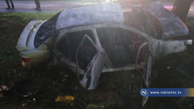 นักศึกษาซิ่งเก๋ง! ชนต้นไม้ไฟลุกไหม้ทั้งคัน "หวิดถูกย่างสด"