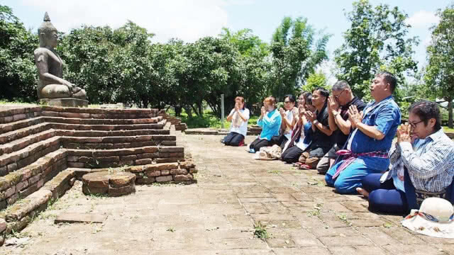 ไอเดียบรรเจิดนั่งจยย.พ่วงข้าง ชมโบราณสถานเมืองลอ แหล่งอารยะธรรมลุ่มน้ำอิง