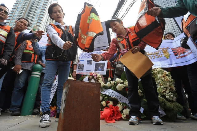 กลุ่มวินมอเตอร์ไซค์ รวมตัวประท้วงแกร็บไบค์ เปิดช่องรถป้ายขาว