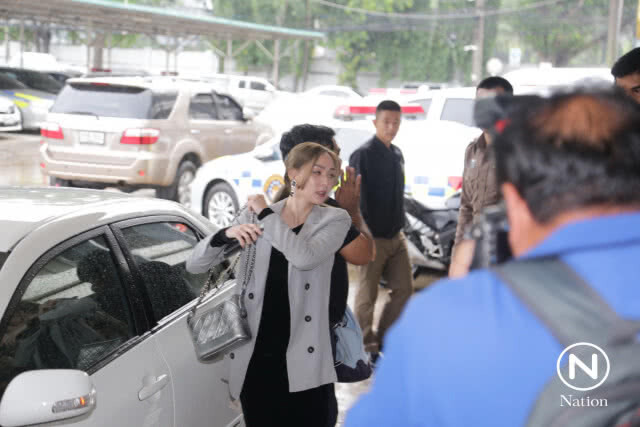 "โฟร์ ศกลรัตน์" ถึงกองปราบ ให้ปากคำรีวิวสินค้าข่ายเมจิกสกิน