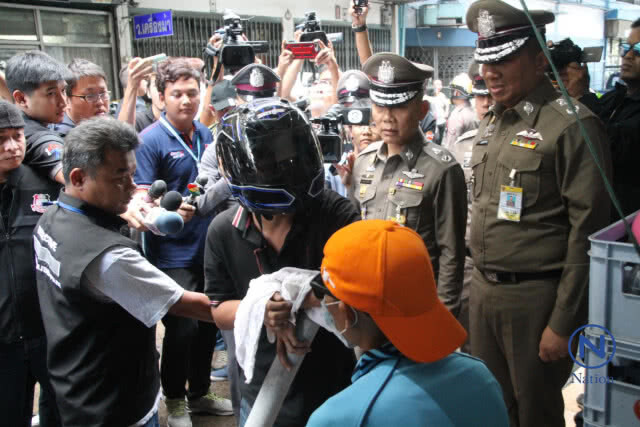 ตร.คุมตัวทำแผนหนุ่มประเคนหมัด-ศอกใส่ชายวัย50สลบเหมือด-เช็กประวัติโชกโชน!