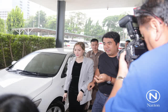 "โฟร์ ศกลรัตน์" ถึงกองปราบ ให้ปากคำรีวิวสินค้าข่ายเมจิกสกิน