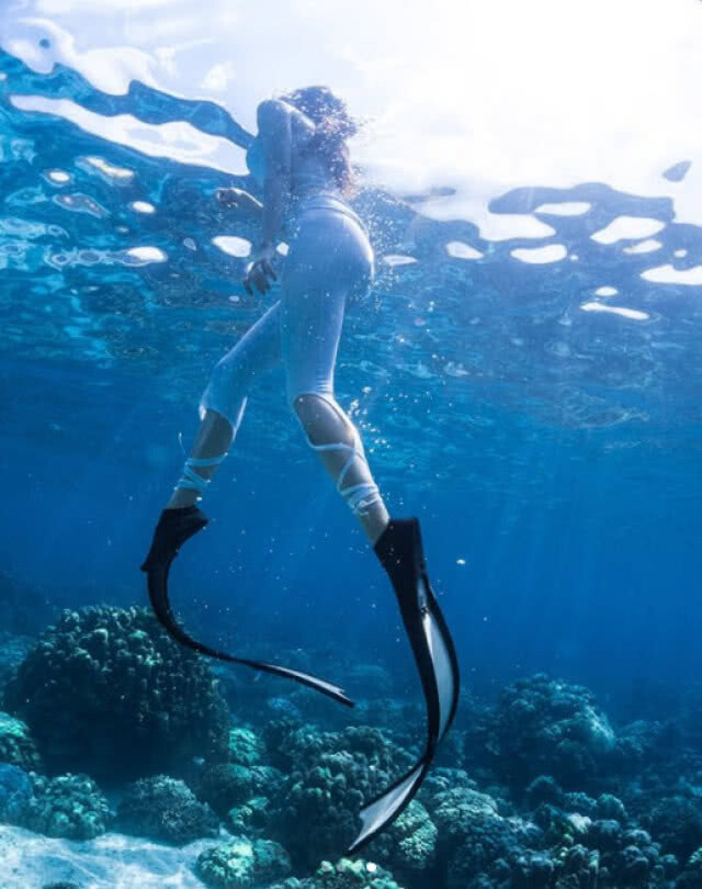 "เกรซ กาญจน์เกล้า" โชว์เซ็กซี่ใต้ทะเล 
ดำน้ำ Free Diving งานนี้ไม่เทพจริง ทำไม่ได้!