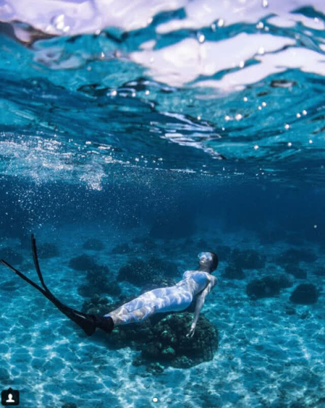 "เกรซ กาญจน์เกล้า" โชว์เซ็กซี่ใต้ทะเล 
ดำน้ำ Free Diving งานนี้ไม่เทพจริง ทำไม่ได้!