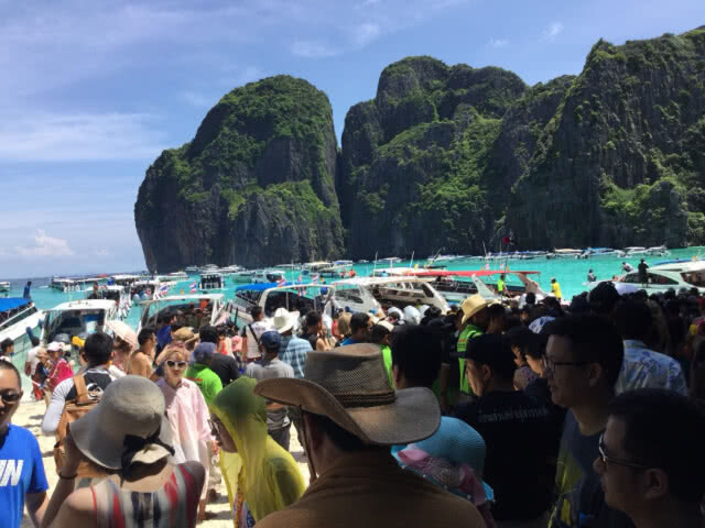 เร่งฟื้นวิกฤต "อ่าวมาหยา" นักท่องเที่ยวล้น ปะการังเสียหายหนัก