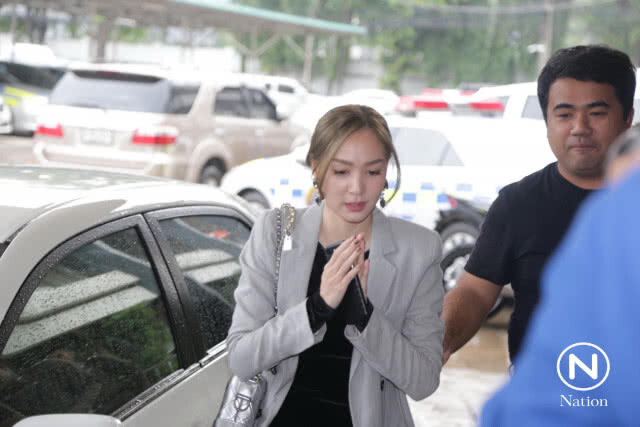 "โฟร์ ศกลรัตน์" ถึงกองปราบ ให้ปากคำรีวิวสินค้าข่ายเมจิกสกิน