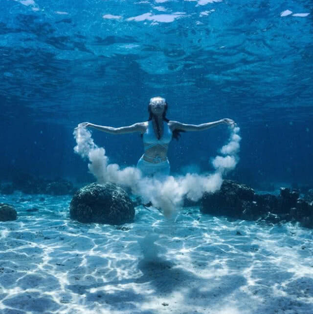 "เกรซ กาญจน์เกล้า" โชว์เซ็กซี่ใต้ทะเล 
ดำน้ำ Free Diving งานนี้ไม่เทพจริง ทำไม่ได้!