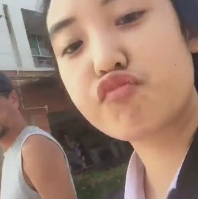 น่ารักที่สุด!
เปิดเทอมแล้ว "เท่ง เถิดเทิง"
ตามรับ-ส่ง"น้องพลอย" ลูกสาวคนสวย ไป รร.