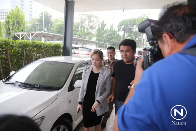 "โฟร์ ศกลรัตน์" ถึงกองปราบ ให้ปากคำรีวิวสินค้าข่ายเมจิกสกิน