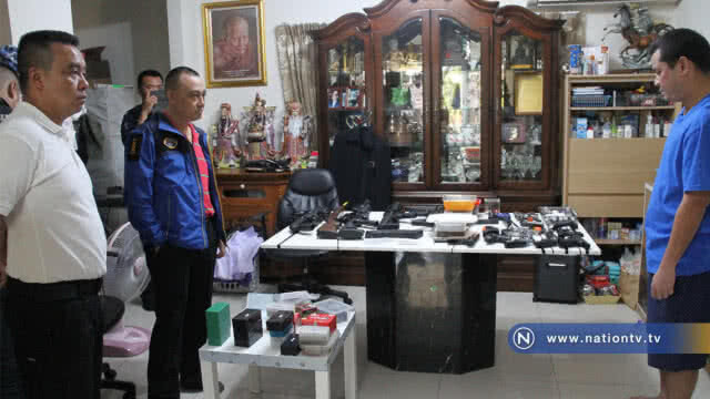 แม่ค้าขายลูกชิ้นรับโอน 25 ล้าน หลังคุ้ยบ้าน "ร.ท." ปมเงินทอนวัด