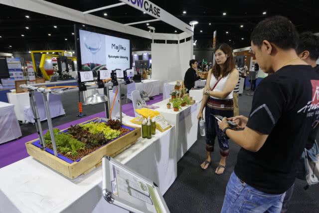 ปชช.แห่เข้างาน SME Transform ปลุกสตาร์ทอัพ-แนะนำเรื่องธุรกิจครบวงจร