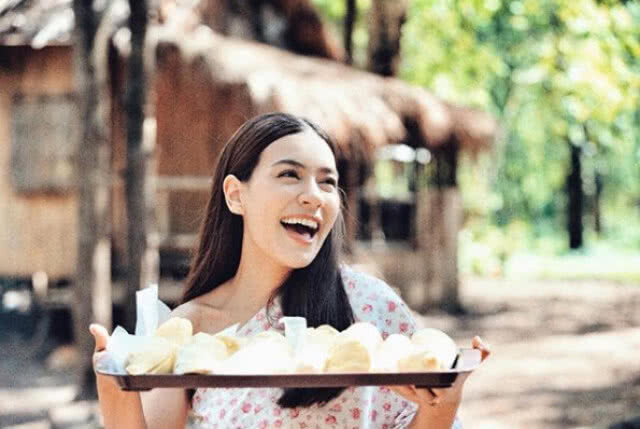 ยินดีด้วยจ้า!! "คิมเบอร์ลี่" เผยภาพใส่ชุดครุย เตรียมรับปริญญา