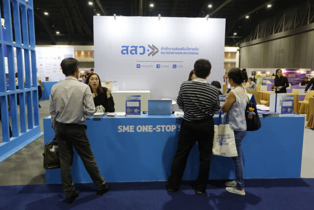 ปชช.แห่เข้างาน SME Transform ปลุกสตาร์ทอัพ-แนะนำเรื่องธุรกิจครบวงจร