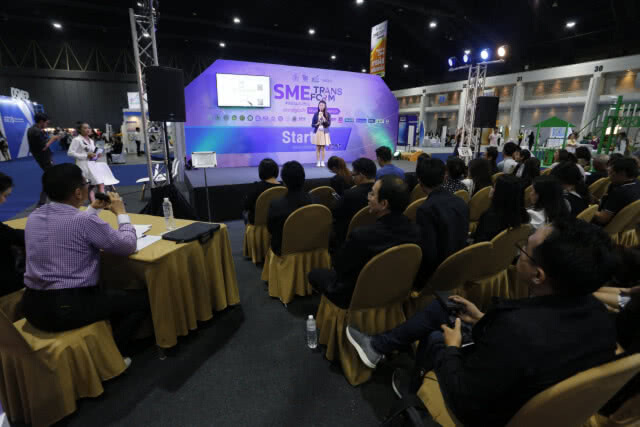 ปชช.แห่เข้างาน SME Transform ปลุกสตาร์ทอัพ-แนะนำเรื่องธุรกิจครบวงจร