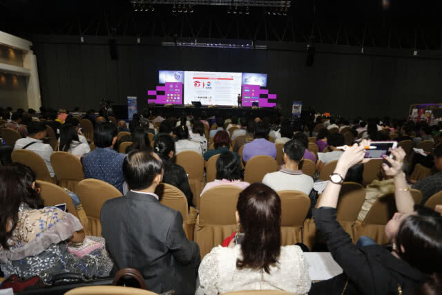ปชช.แห่เข้างาน SME Transform ปลุกสตาร์ทอัพ-แนะนำเรื่องธุรกิจครบวงจร