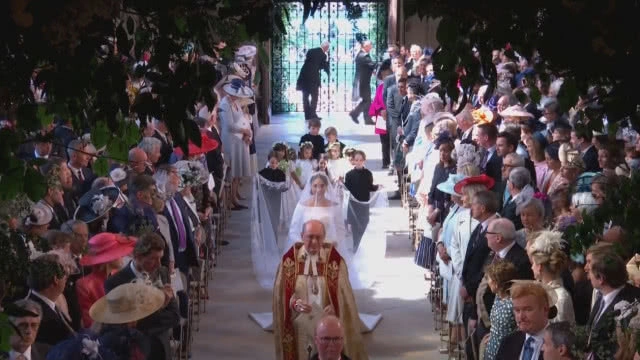 (ภาพชุดใหญ่) พิธีเสกสมรส "เจ้าชายแฮร์รี-เมแกน"