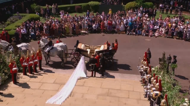 (ภาพชุดใหญ่) พิธีเสกสมรส "เจ้าชายแฮร์รี-เมแกน"