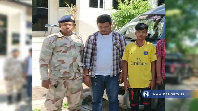 ไม่เนียน !! หนุ่มขับรถตู้ติดสติ๊กเกอร์ "ข่าว" ลอบขนต่างด้าว