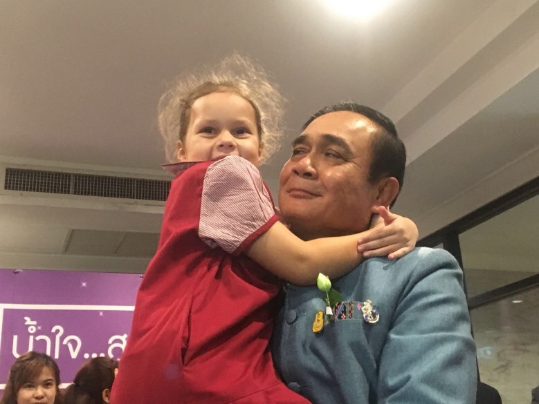 "สบายใจทุกวัน"   นายกฯ ยังยิ้มได้แม้มี "ม็อบ"
