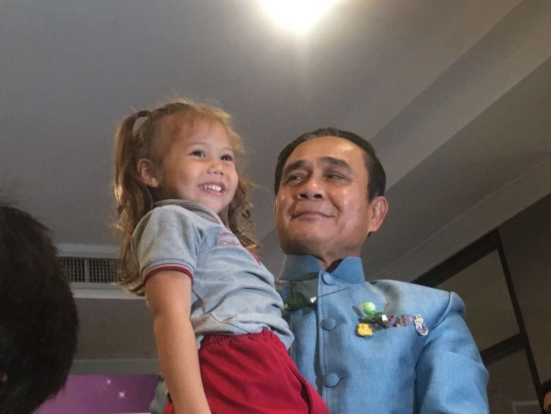 "สบายใจทุกวัน"   นายกฯ ยังยิ้มได้แม้มี "ม็อบ"