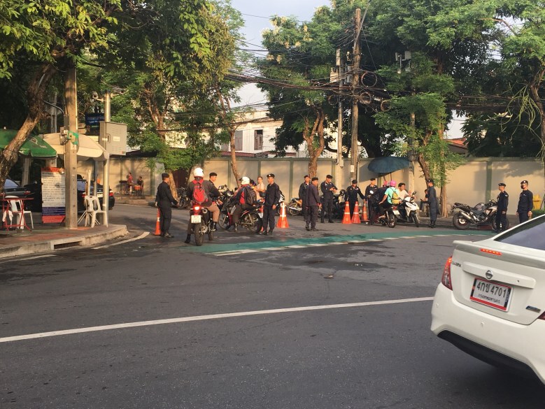 บรรยากาศใน มธ.ล่าสุด "ม็อบอยากเลือกตั้ง"