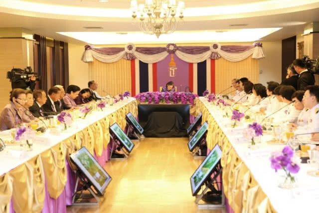 สมเด็จพระเทพฯ เสด็จฯทอดพระเนตร "สวนบำบัดลอยฟ้า"