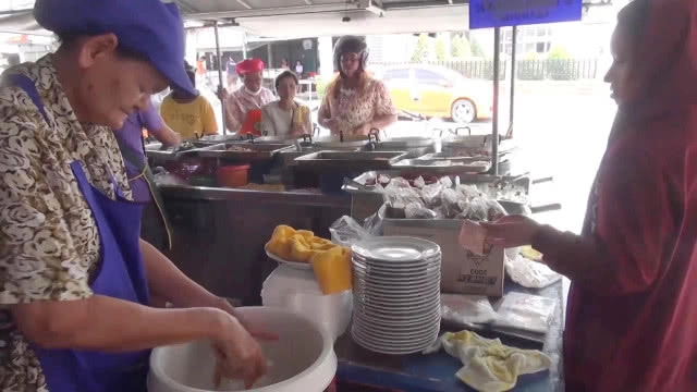 ร้านข้าวแกง 10 บาท ยังไม่มีการปรับราคา