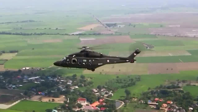 ทบ. โชว์ คลิป ผบ.ศบบ.นั่ง ฮ. AW 149 โต้ ข้อกล่าวหาบินไม่ได้