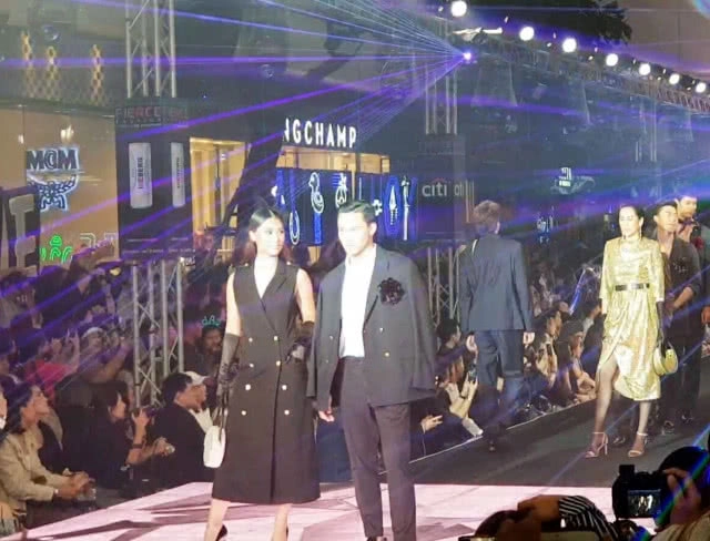 "เพลง ชนม์ทิดา" เดินแบบคู่ "ไฮโซเป๊ก" รับความสัมพันธ์ตอนนี้ "เขาคือทุกๆอย่าง"