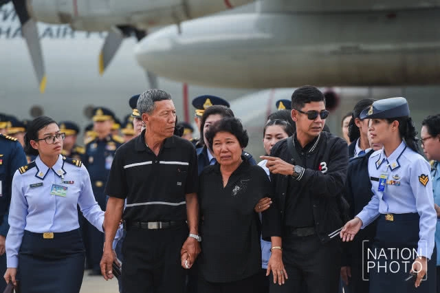 (ภาพชุด) รับศพลูกทัพฟ้า เครื่องบินซ้อมรบตก ปูนบำเหน็จ 7 ชั้นยศ