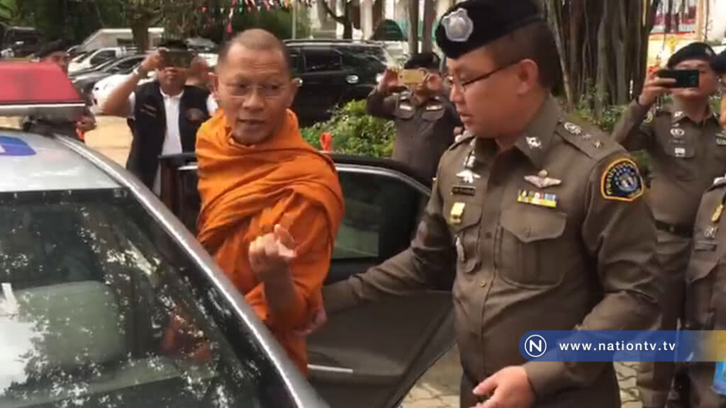 กองปราบบุกค้นวัดดัง จับพระเถระชั้นผู้ใหญ่เอี่ยว "เงินทอน" กองปราบบุกค้นวัดดัง จับพระเถระชั้นผู้ใหญ่เอี่ยว "เงินทอน"