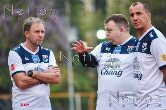 อิจฉาเลย!!"บิ๊กอ๊อด" โพสต์ท่าโอนิกิริ คู่สาว BNK48 ชวนเชียร์ช้างศึกดวลจีน