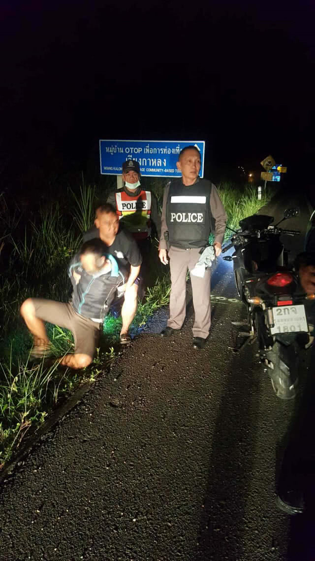 รวบหนุ่มขับรถนำแก๊งขนยานรก แหกด่าน 4 แสนเม็ด