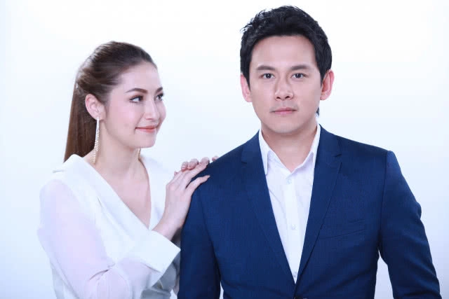 ฟลุ๊ค–นาตาลี คู่จิ้นนอกจอ ประกบคู่ครั้งแรก "คุณย่าดอทคอม"