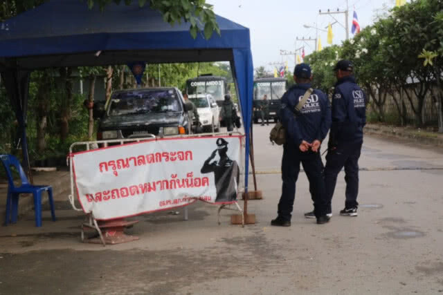 "คอมมานโด" บุกเชิญ "พุทธะอิสระ" คาวัดอ้อน้อย