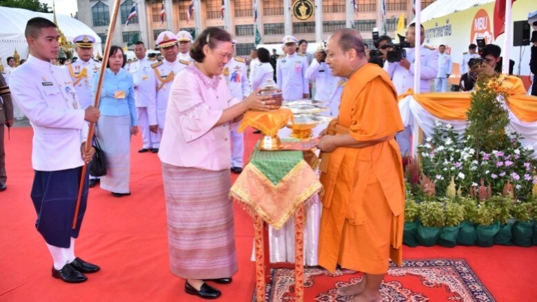 สมเด็จพระเทพฯ ทรงเปิดงานสัปดาห์ส่งเสริมพระพุทธศาสนา "วิสาขบูชา" สมเด็จพระเทพฯ ทรงเปิดงานสัปดาห์ส่งเสริมพระพุทธศาสนา "วิสาขบูชา"