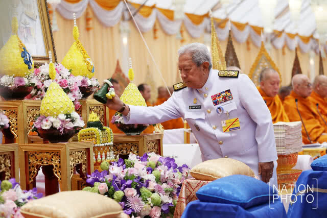 (ภาพชุด)พิธีมหามงคลบำเพ็ญพระราชกุศล และเจริญพระพุทธมนต์