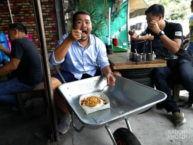 กะเพราวัดใจ