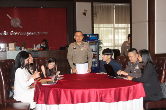 "เคน ภูภูมิ" ควงแฟนสาว พบตร. รีวิวสินค้าเมจิกสกิน
