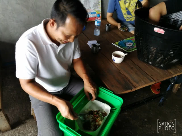 กะเพราวัดใจ