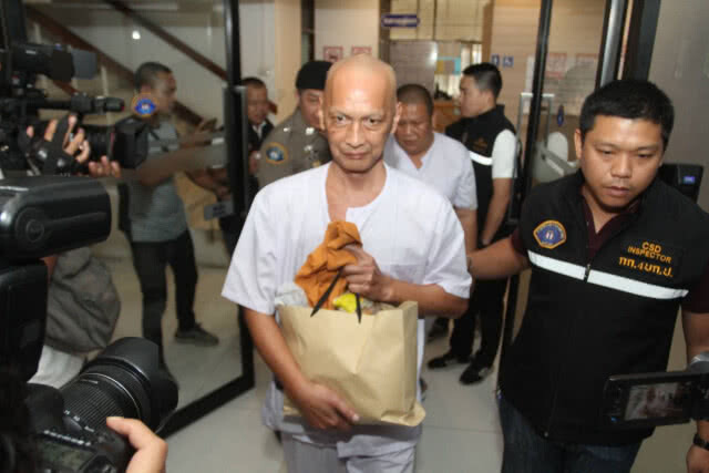 กองปราบฯคุม 2 อดีตพระสิงห์บุรี ฝากขังศาล