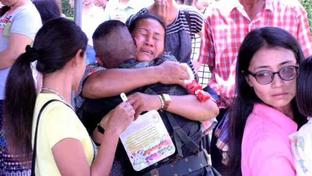 เซอร์ไพรส์!! ทหารใหม่ขอแฟนสาวแต่งงาน