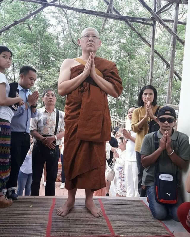 "สรยุทธ" รู้ซึ้งรสธรรมมะ"ลาสิกขา" แล้ว