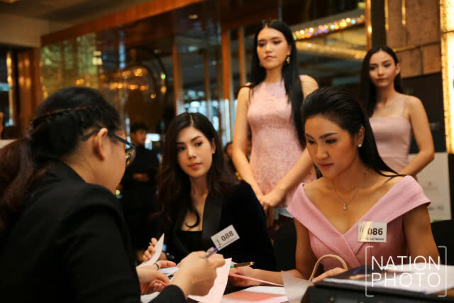 (ภาพชุด)สาวงามร่วมสมัคร "มิสยูนิเวิร์สไทยแลนด์ 2018" คึกคัก!